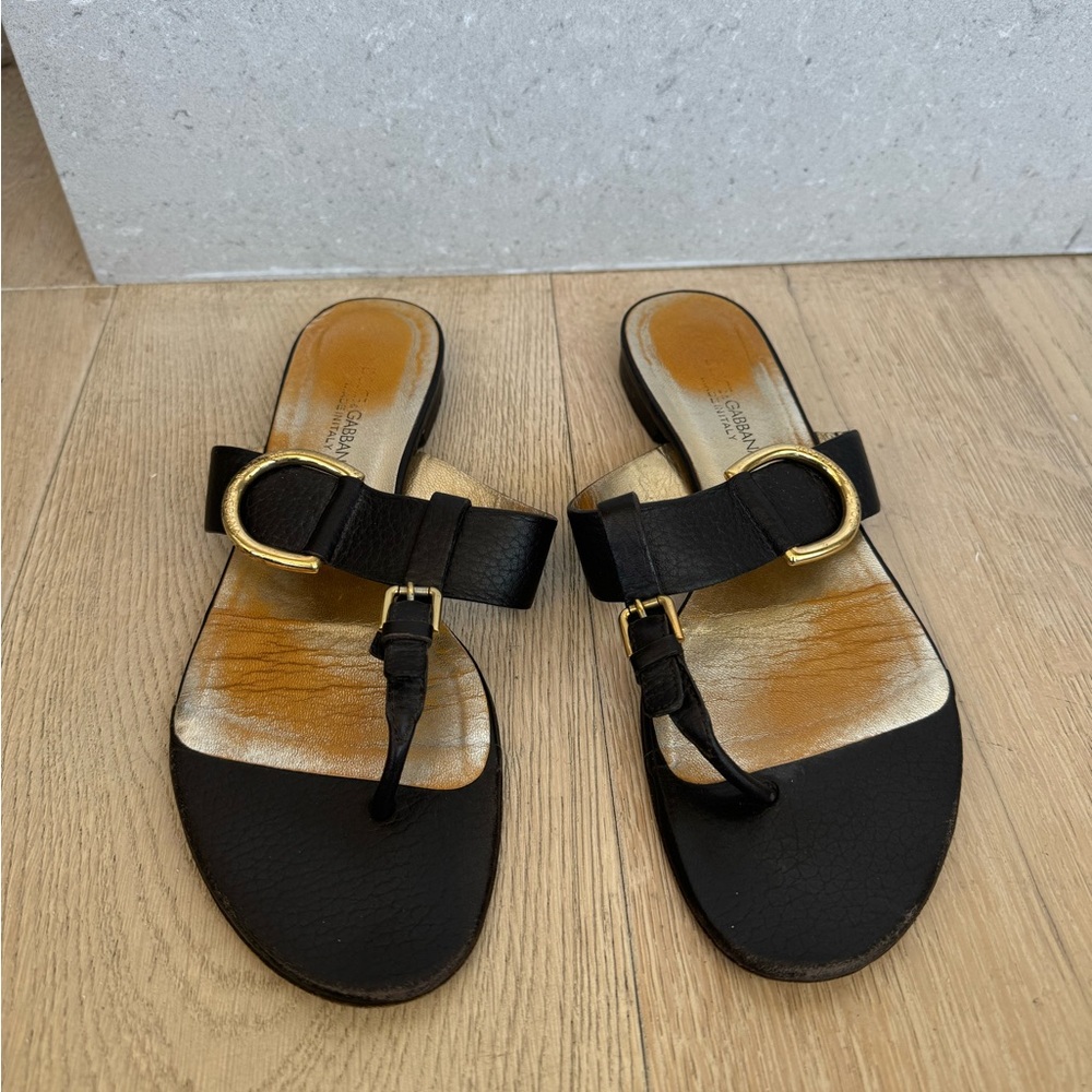 Dolce & Gabbana women’s flat sandal